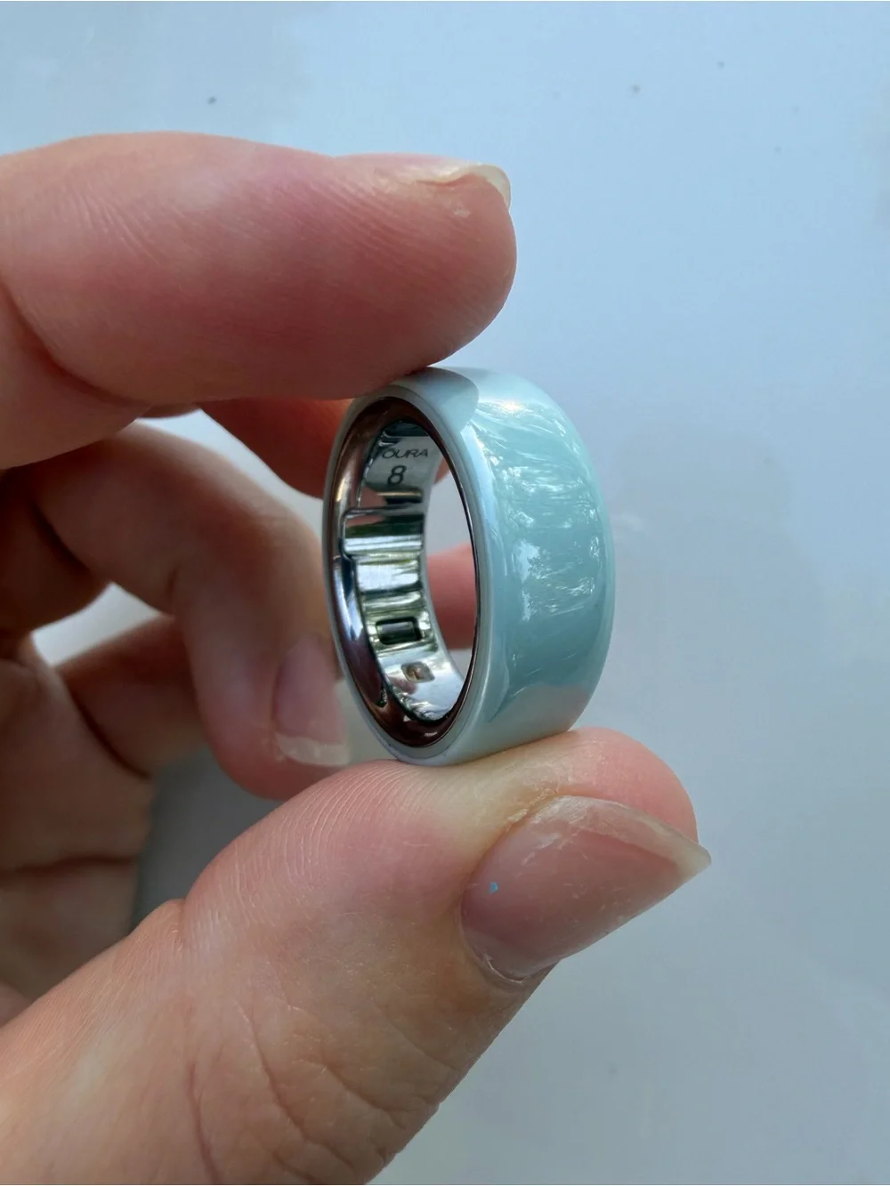 Oura Ring Gen 4 Ceramic Tide Size 8 w/ charger